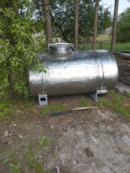 Sprzedam beczkę na wodę 2500 litrów