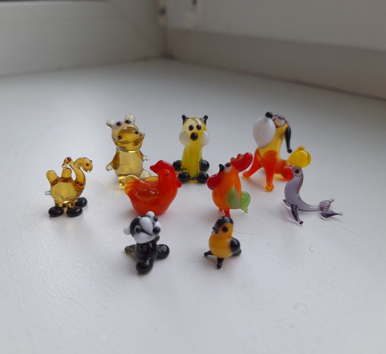 Скляна фігурка кольорове скло / статуетка фигурка стекло цветное