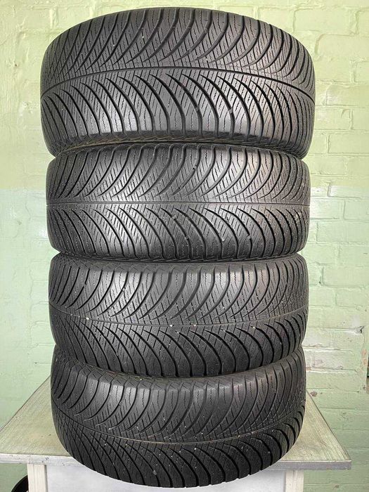 Резина Шини 235 55 R17 GoodYear Vector4seasons GEN2