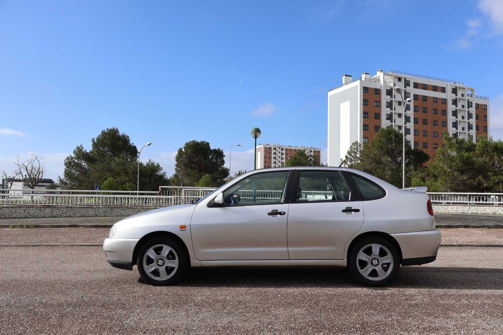 SEAT Cordoba / 1.4 i / 101 cv /1998