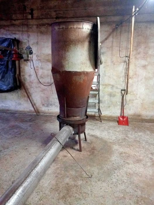Linhas alimentação de aviário + Queimadores de aquecimento + Bebedouros