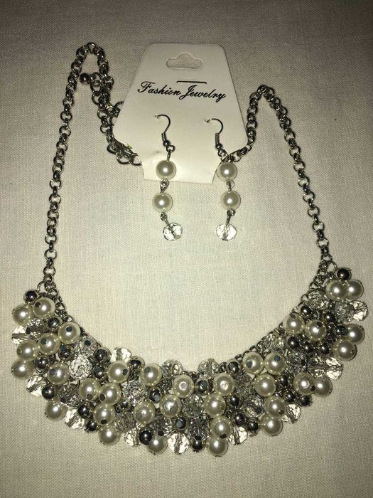 Кольє з сережками