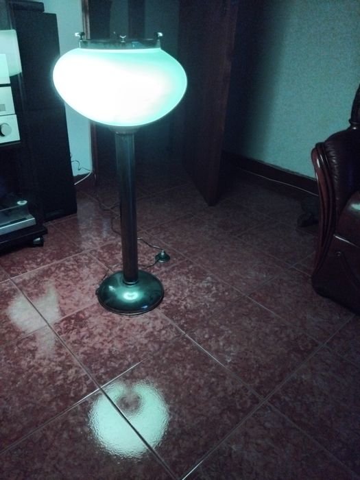 Cinzeiro de pé / candeeiro