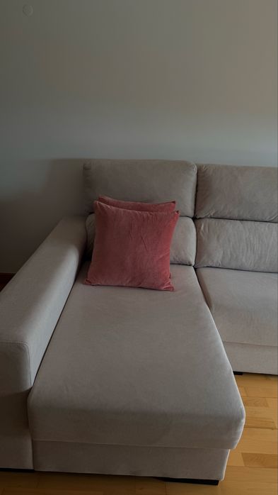 Sofa com chaise longue