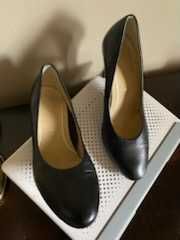 czółenka czarne skóra - firma  Ara, r. 38