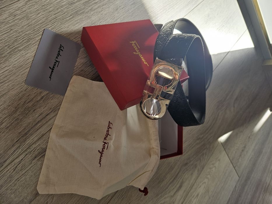 Piekny nowy pasek Salvatore Ferragamo