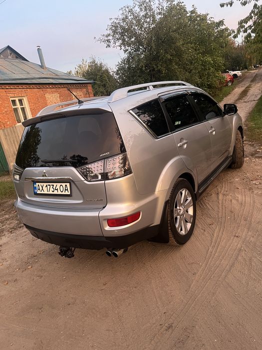 Аутлендер 2.2 дизель автомат