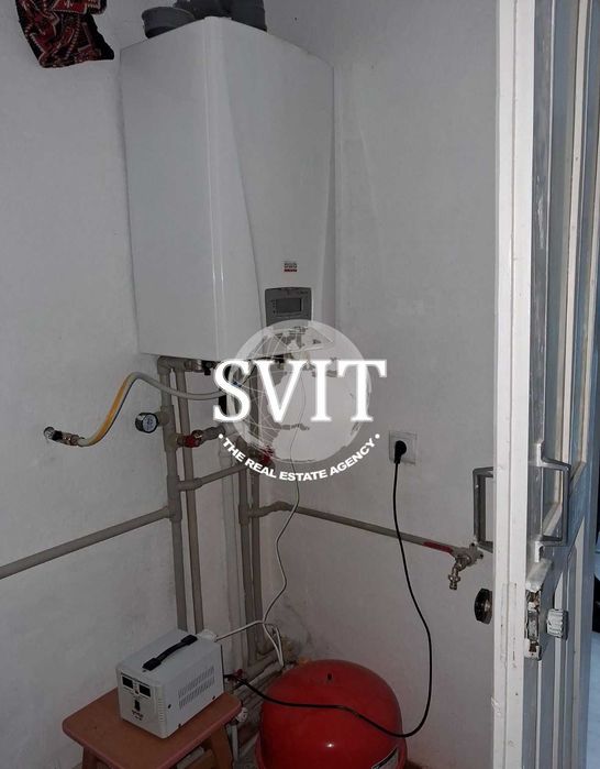 Продам будинок  в центрі села Нігин