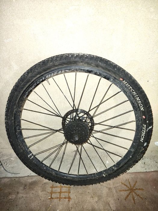 Rodas e suspensão de bicicleta