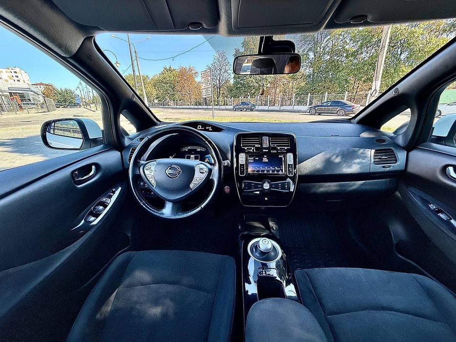 електромобіль Nissan leaf 30квт