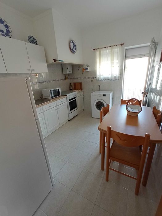 Apartamento para Alugar Férias - de 4 de Julho a 5 de Setembro