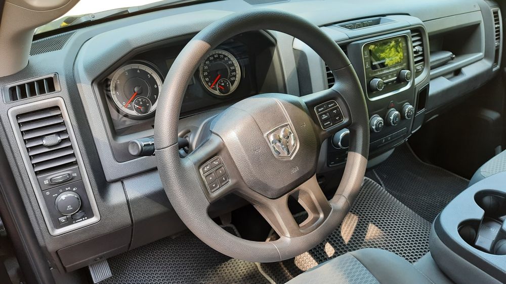Продам Dodge RAM 1500 2018 г.в.