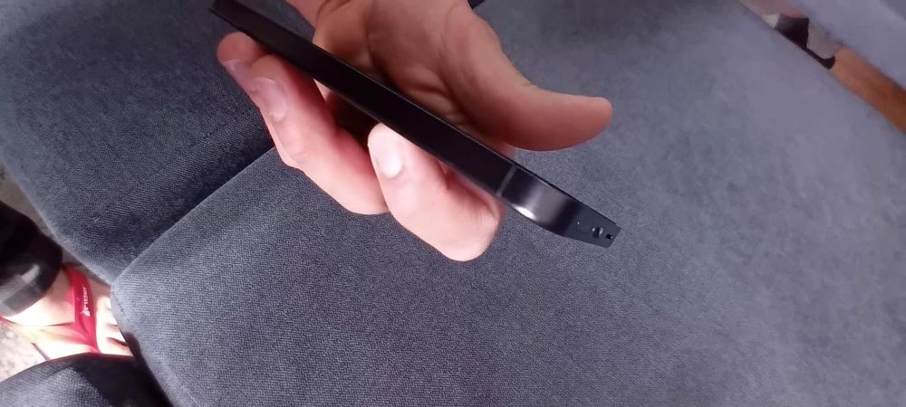 Samsung Galaxy S24 
128 GB
Com vários acessórios 
2 películas vidro temperado novas 
2 capa silicone (uma nova na embalagem)
Cabo dados e carreg