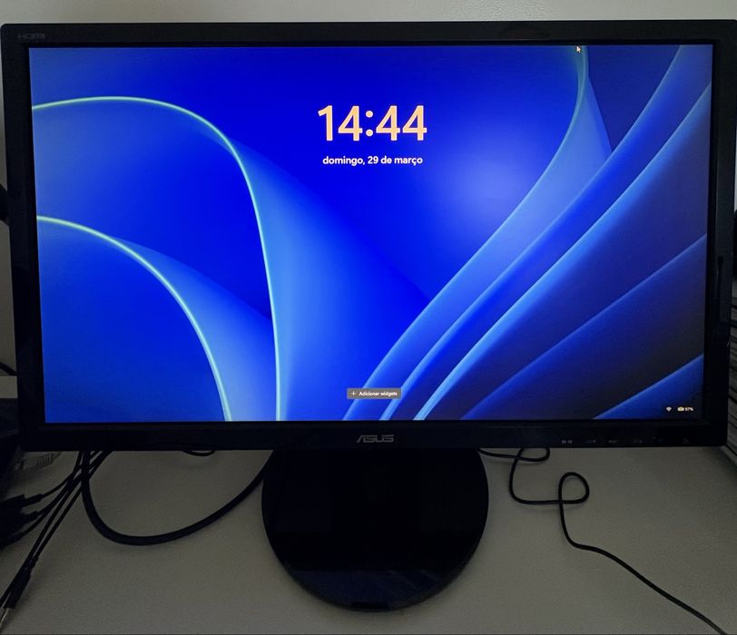 Monitor ASUS VE248H de 24 polegadas em bom estado