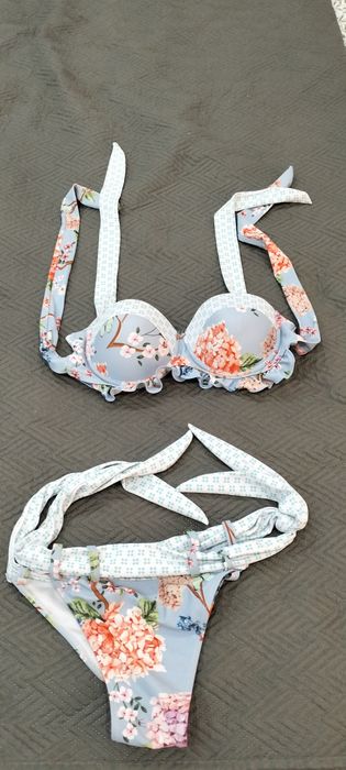Bikinis diversos