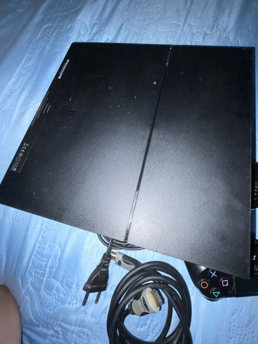 Vendo ps4 com dois comandos