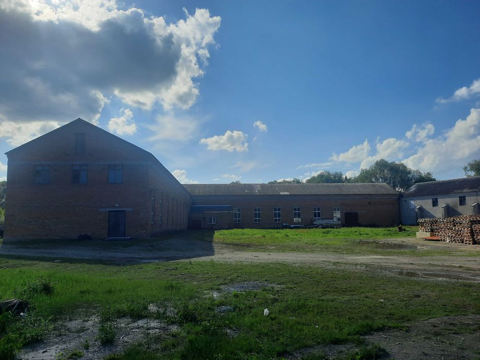 *500-4500м2 под склад или производство з гуртожитком