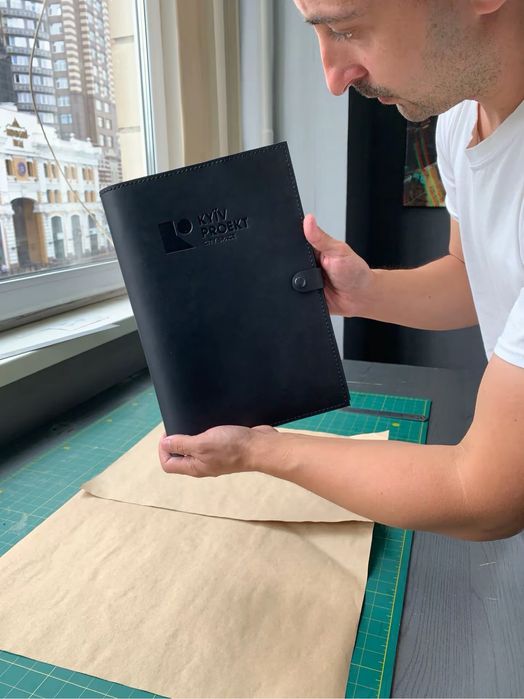 Шкіряна папка для документів