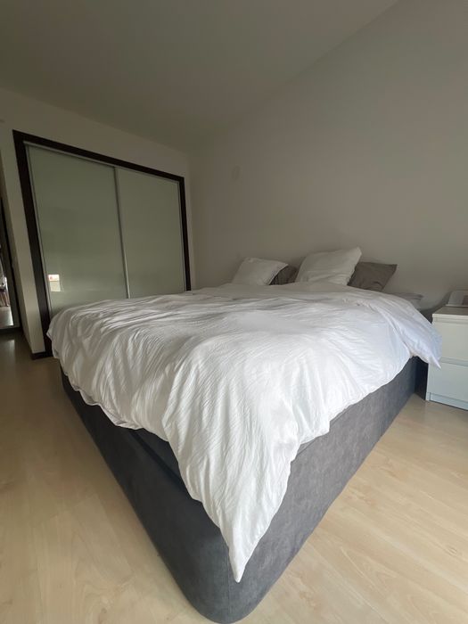 Estrutura de cama Emma 200x200 sommier cinzento (sem colchão)