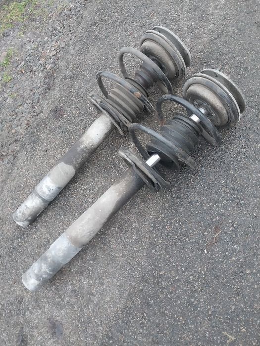 Передні амортизатори з пружинами в зборі BMW E39