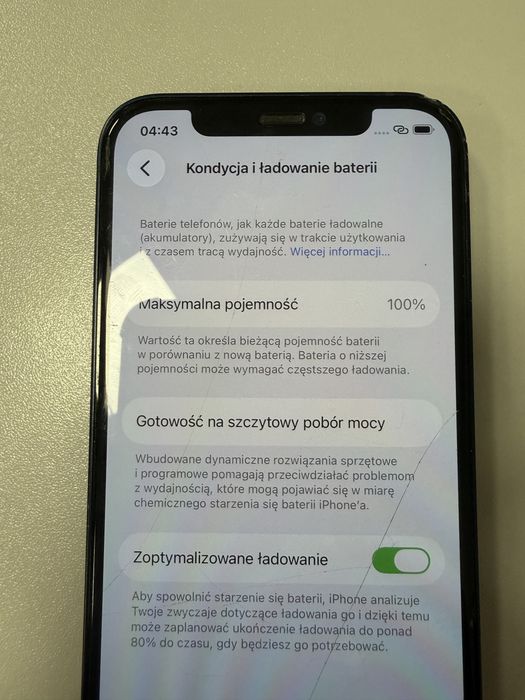 Iphone 12 zbity.