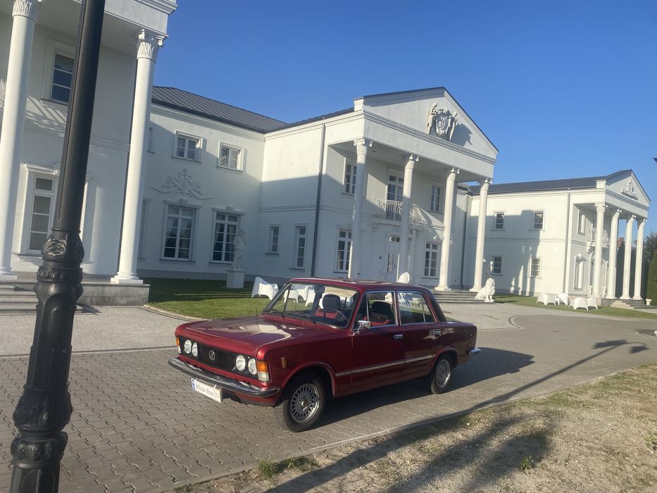 Biała Warszawa  Polonez Fiat do ślubu