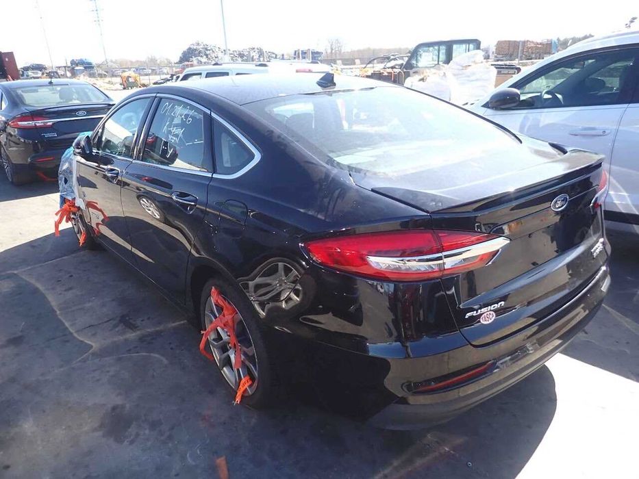 Продам Ford Fusion Titanium hybrid 2019