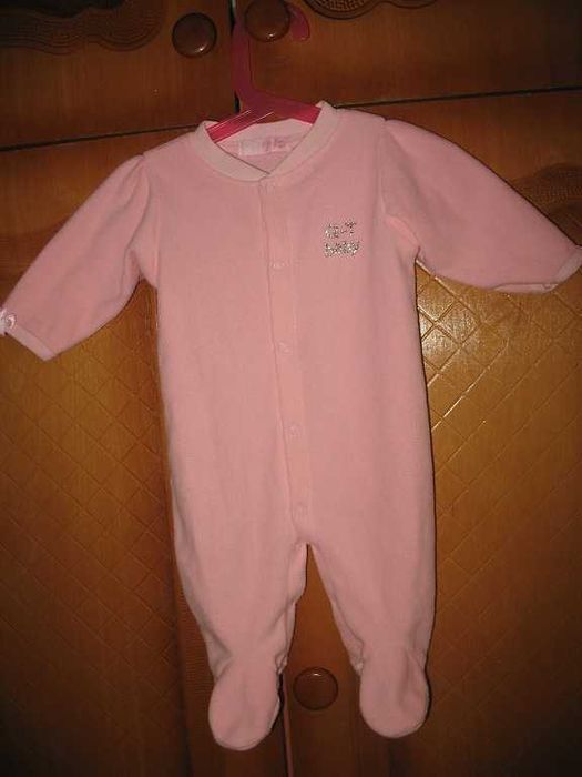 комбинезон и другая одежда  для новорожденных от 1-12 м