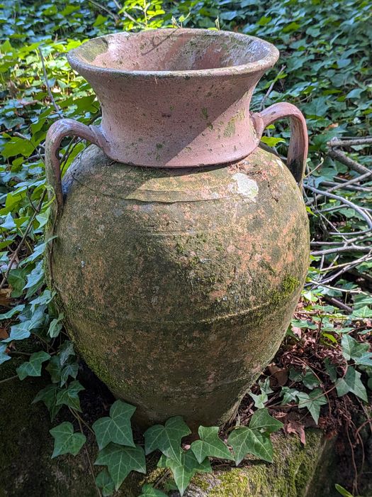 Pote de barro muito antigo