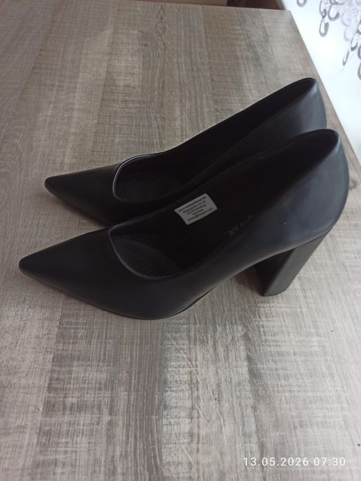 Buty na obcasie rozmiar 41