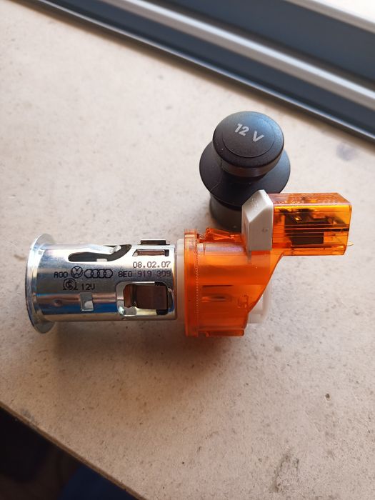 Isqueiro 12v para grupo VAG (VW/Audi etc)