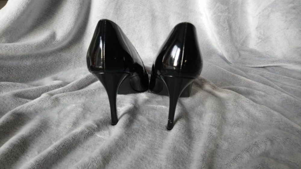 Szpilki lakierki Deichmann