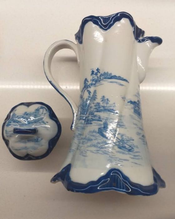 Par de cafeteiras em porcelana oriental