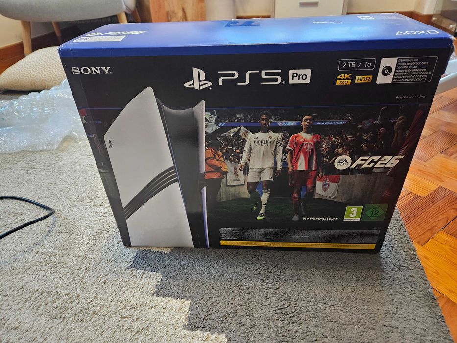Playstation 5 Pro 2 TB + EA Sports FC 26 c/3 anos garantia