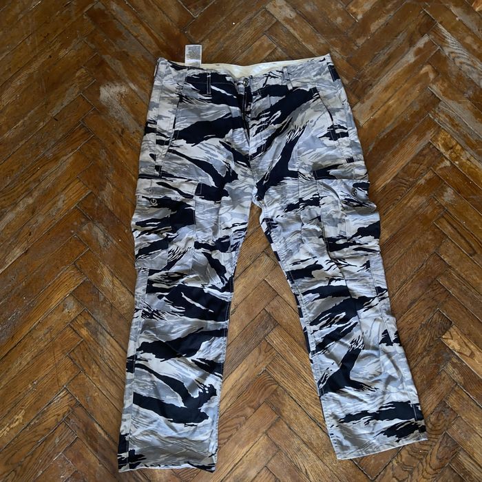 Levis cargo military