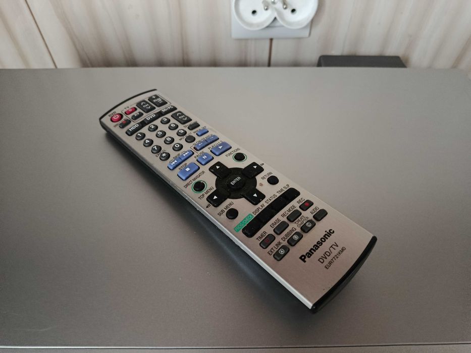 Sprzedam lub zamienię Panasonic Receiver + Nagrywarka DVD. Stan super. Bardzo dobry dźwięk.