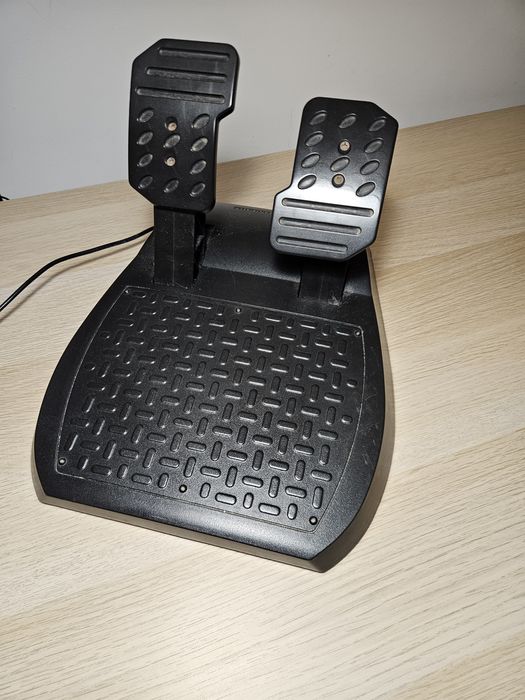 Xbox 360 slim + volante trustmaster