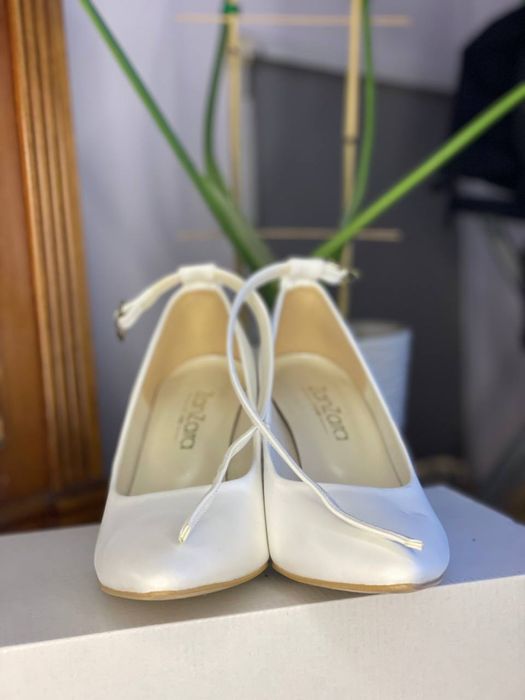 Весільні туфлі для нареченої