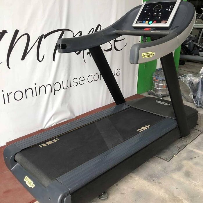 Бігова доріжка Technogym RUN NOW 500 LED