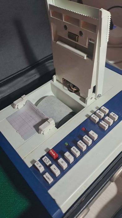 Elektrokardiograf EKG SIMPLICARD E10 FARUM 1979 PRL w walizce