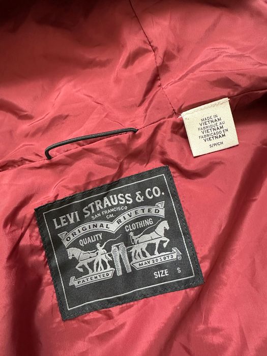 Ветровка Levi’s S размер