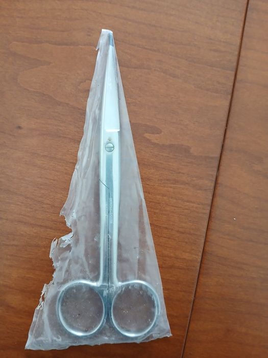 Material cirúrgico (Tesouras e pinças)