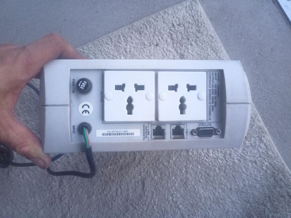 UPS 500 podtrzymywacz prądu UPS