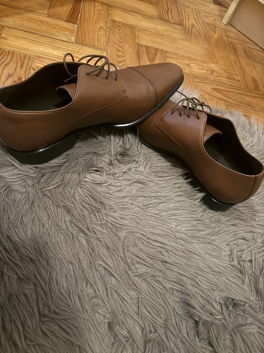 Sapatos da Geox castanhos pele
