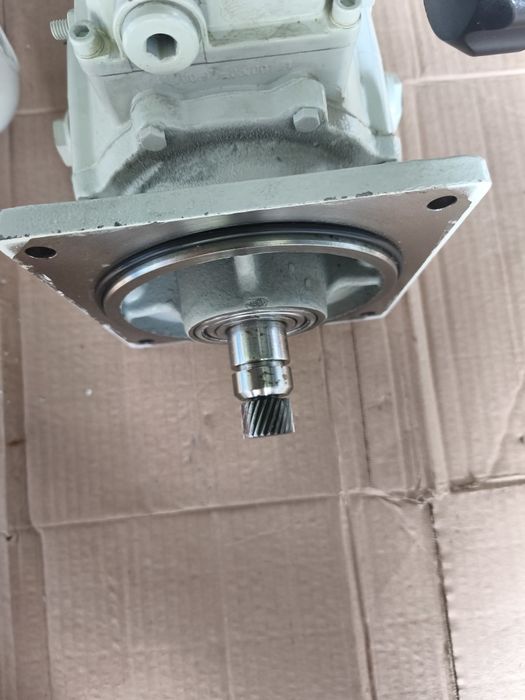 Motoreduktor silnik elektryczny Lenze 0.37kW