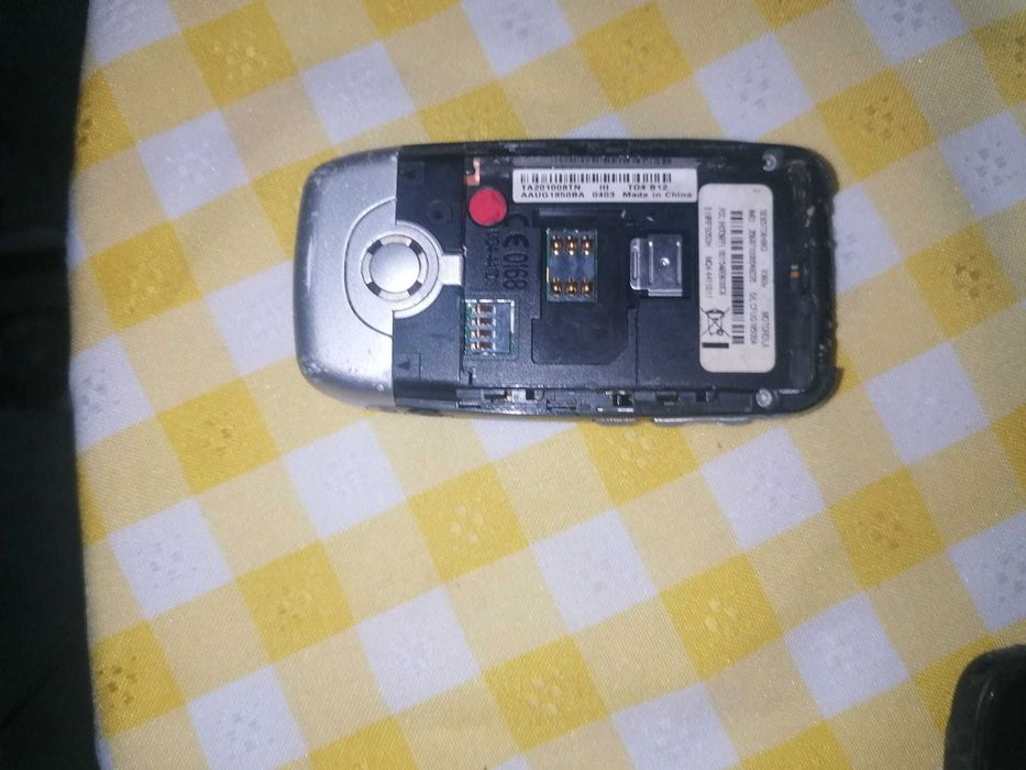 6 telemóveis antigos várias marcas