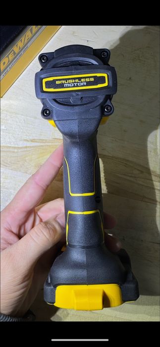 Ударний гайковерт DeWALT DCF922N