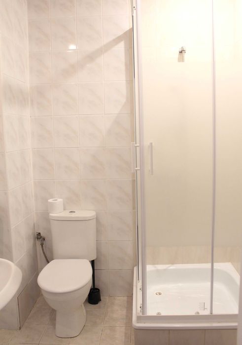 Pokoje 2 os. z łazienkami i TV dla pracowników