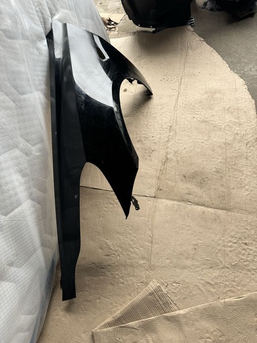 Крила ліві tesla model 3