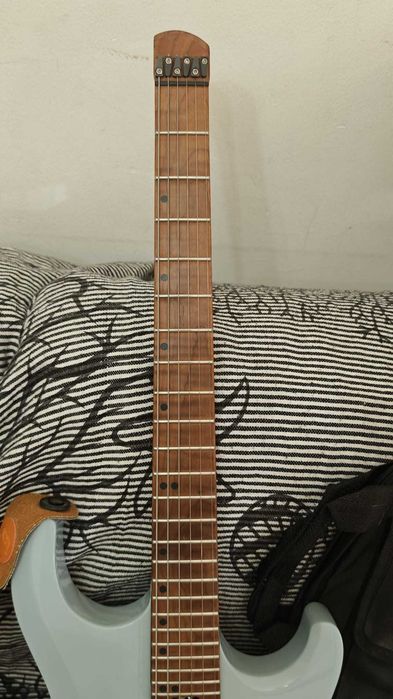 Guitarra Elétrica Headless Harley Benton Dullahan-FT 24